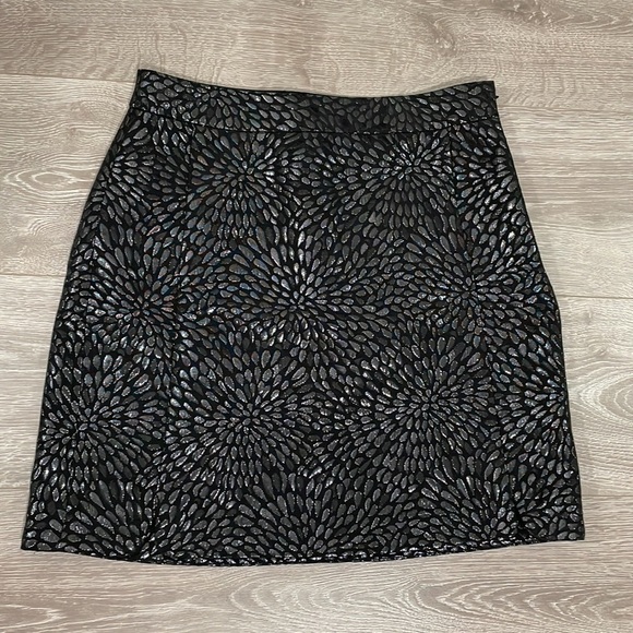 LOFT Metallic Shimmer Jacquard Floral Embossed Black Skirt 4 - Picture 5 of 14